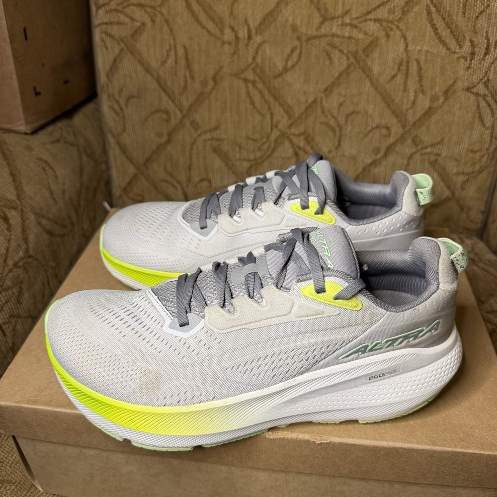 Altra FWD Via 2 Womens Size 9.5 Gray White Athletic Trail Running Shoes Sneakers